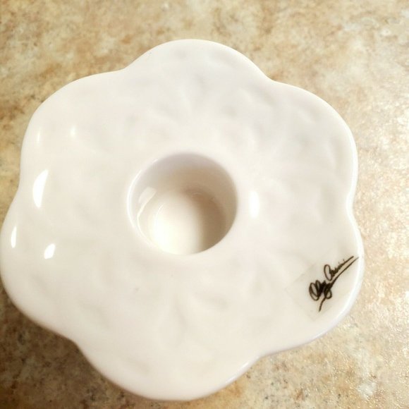 Oleg Cassini Embossed Ivory Porcelain 3" Taper Candle Holder latticework floral - Picture 2 of 7